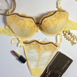 Buttercup Bra (Axami Lingerie)